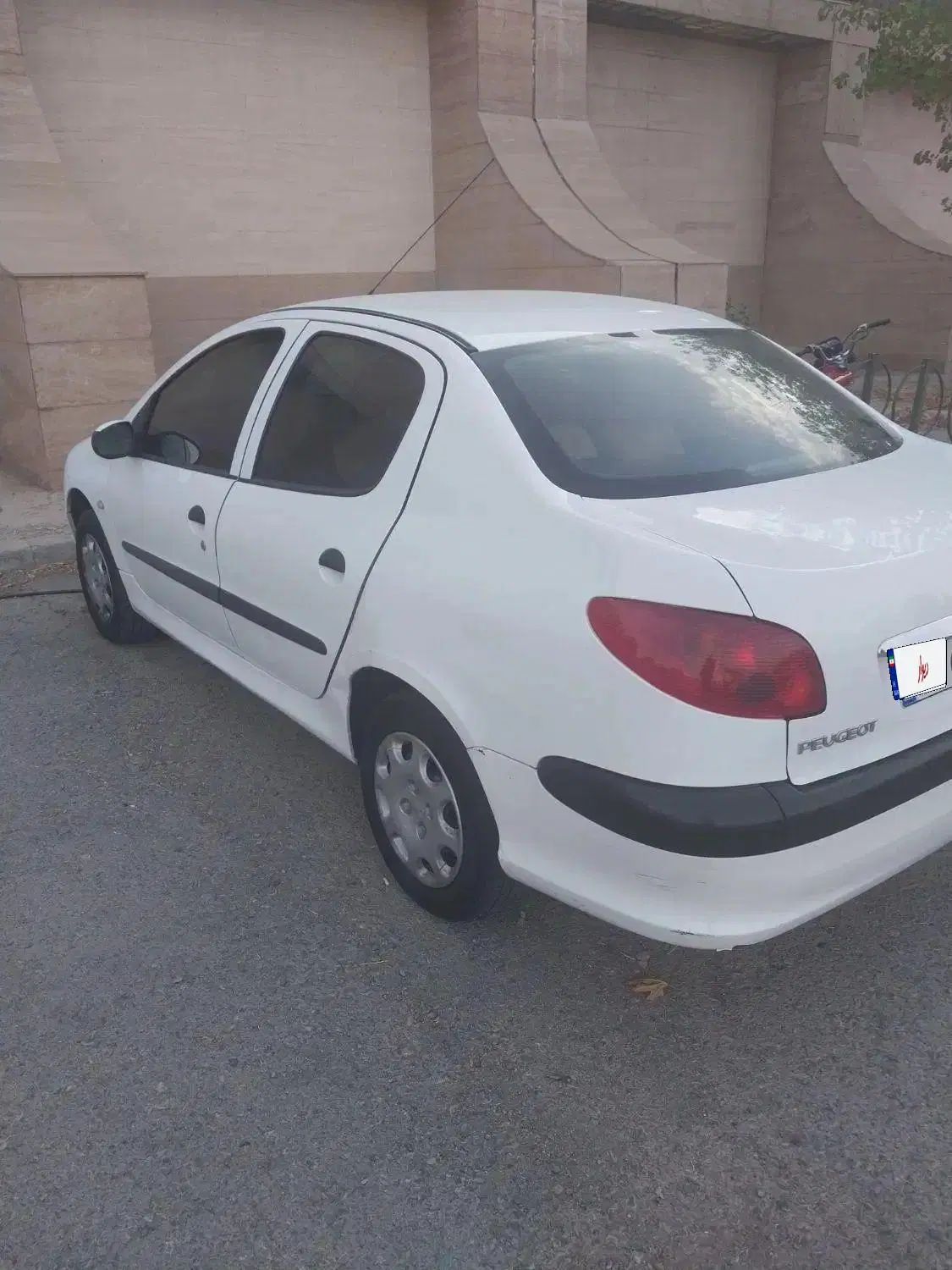 پژو ۲۰۶ صندوق دار v8 - 1390
