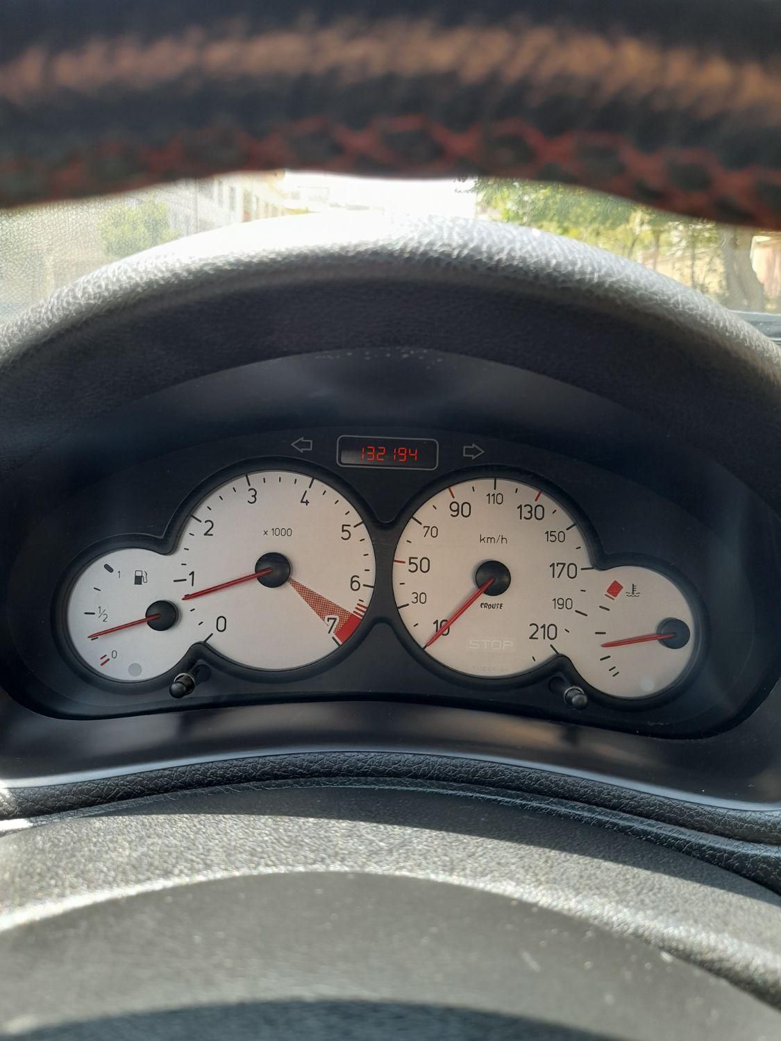 پژو ۲۰۶ صندوق دار v8 - 1396