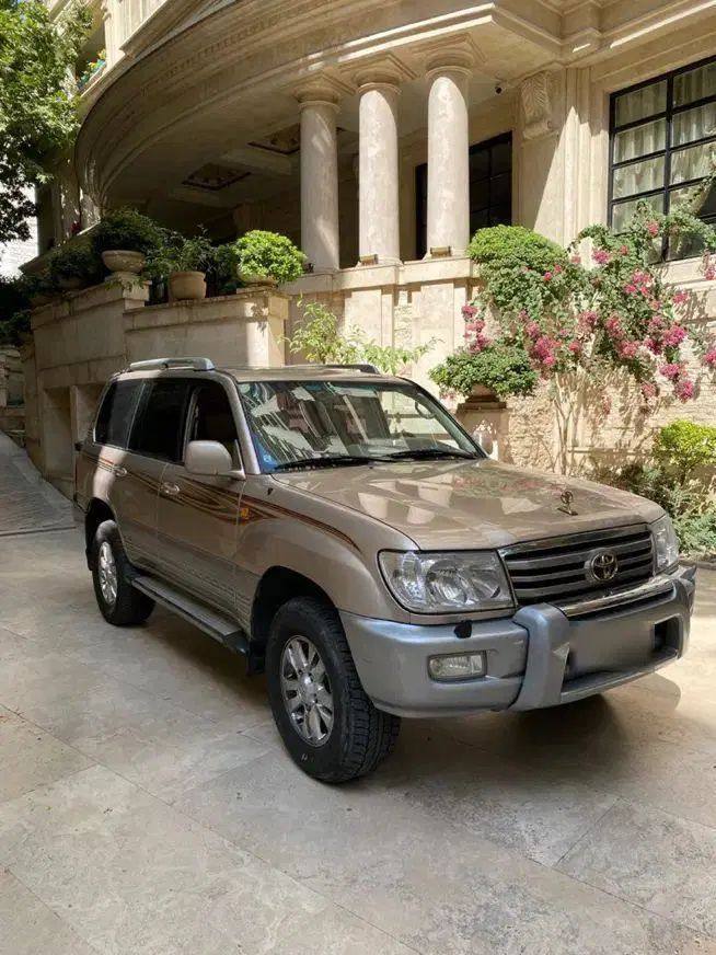 تویوتا لندکروز VXR نسل ۵ - 2006