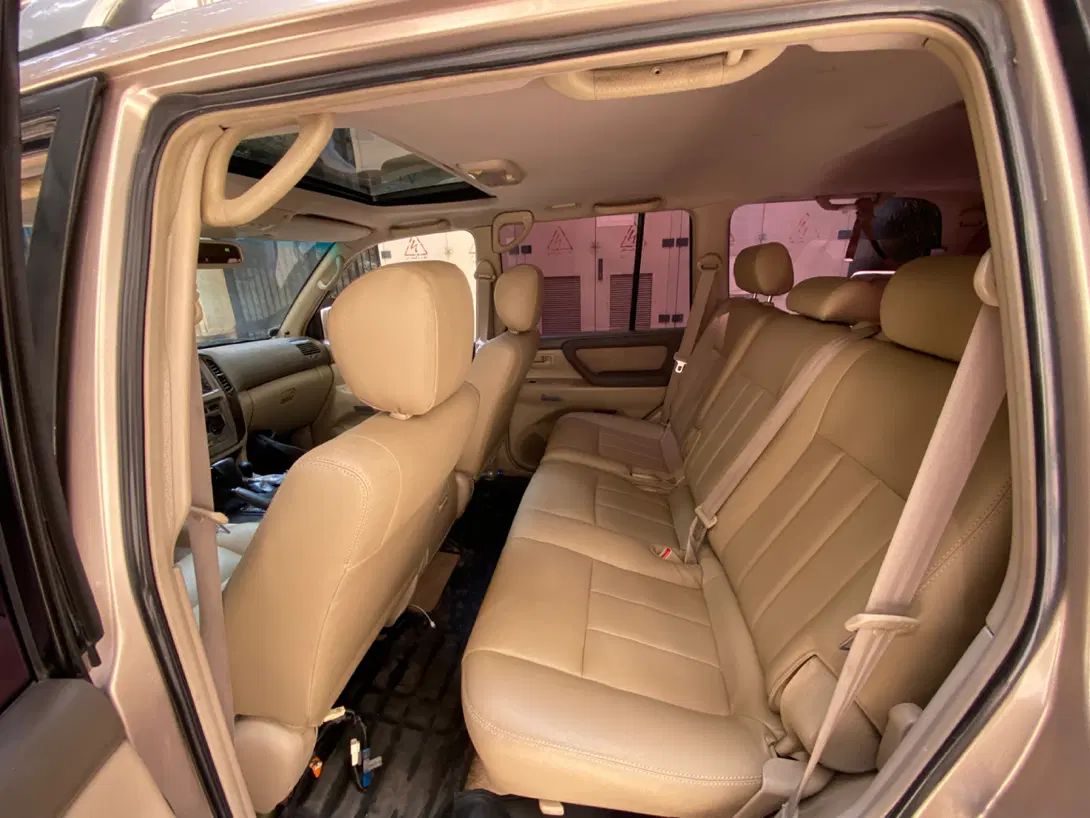 تویوتا لندکروز VXR نسل ۵ - 2006