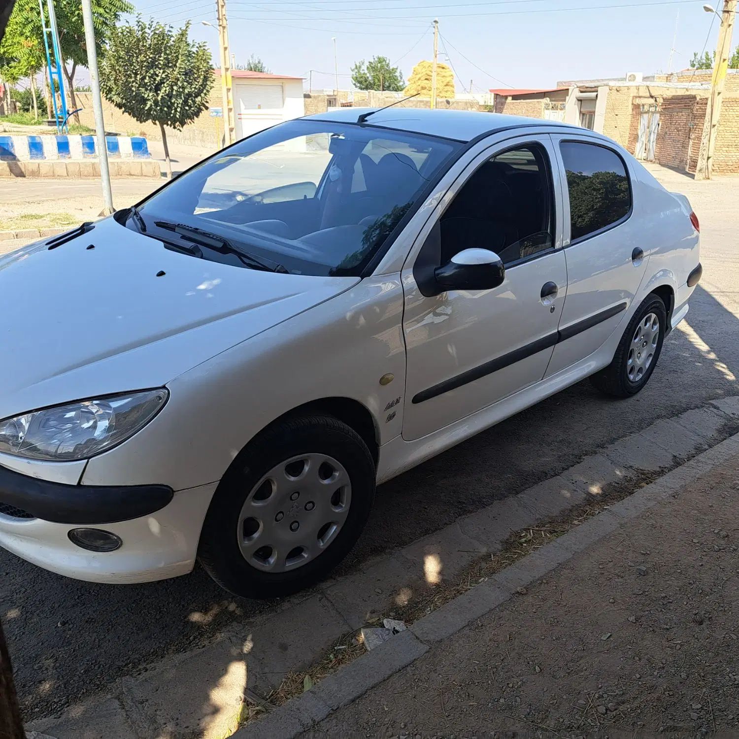 پژو ۲۰۶ صندوق دار v8 - 1395