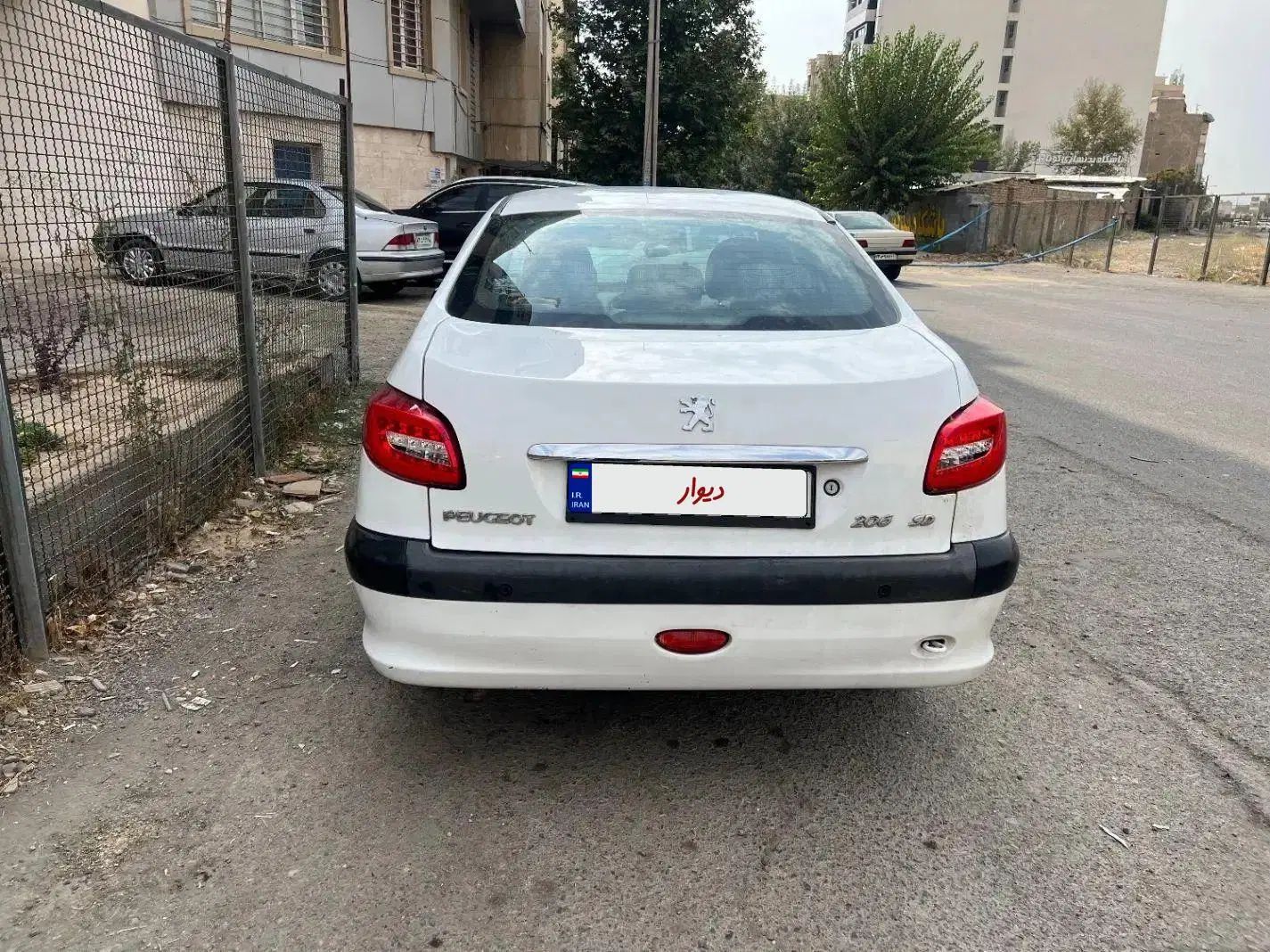 پژو ۲۰۶ صندوق دار v8 - 1397