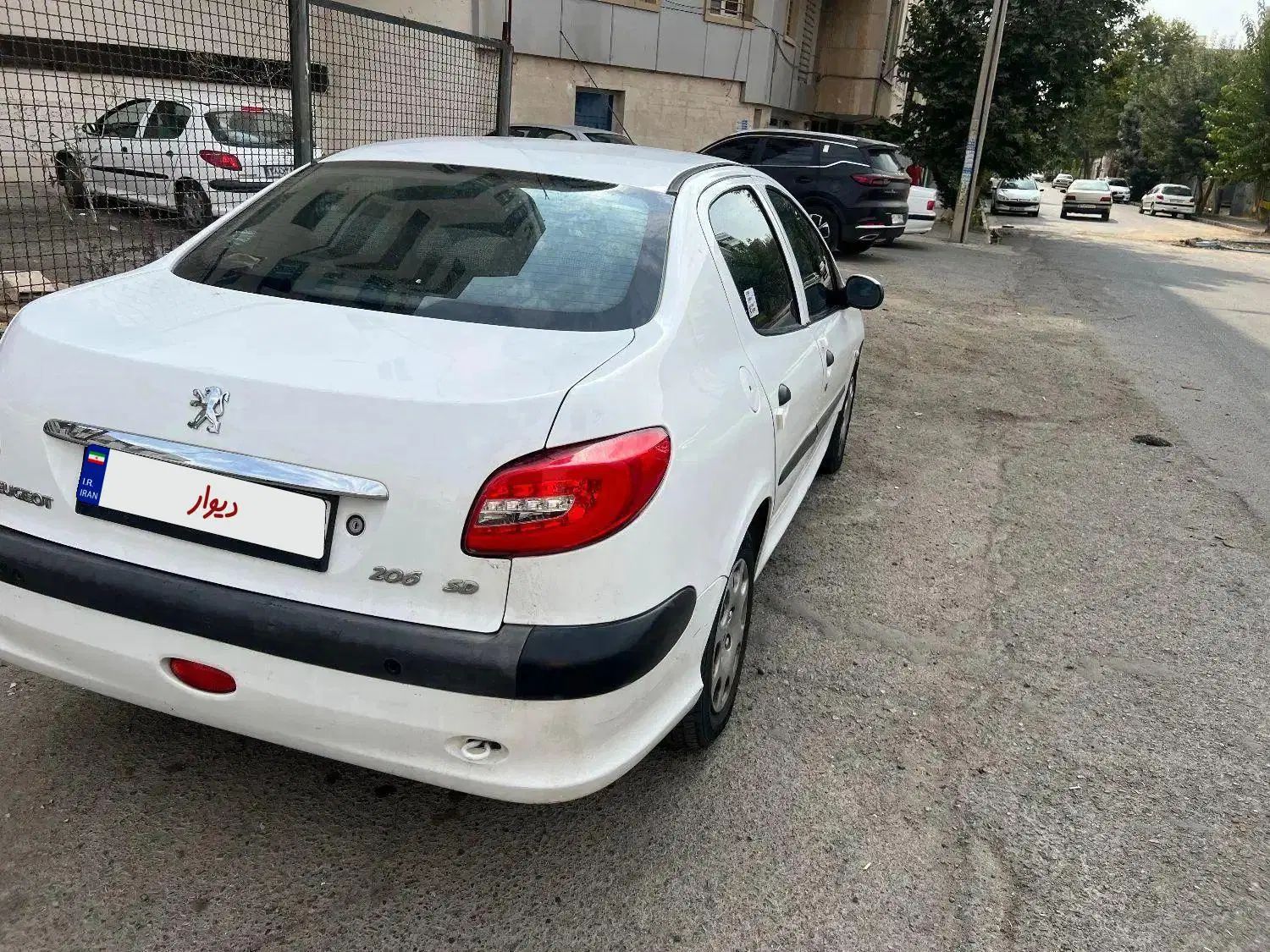 پژو ۲۰۶ صندوق دار v8 - 1397