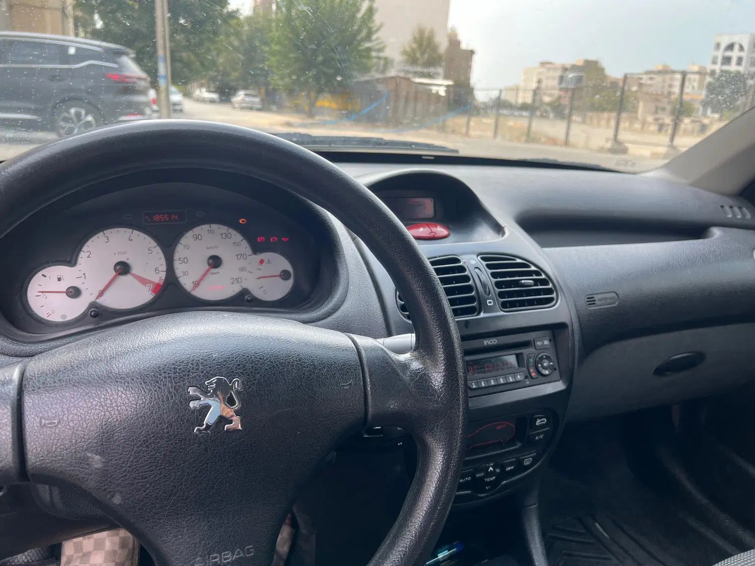 پژو ۲۰۶ صندوق دار v8 - 1397