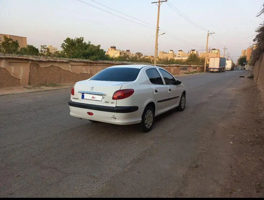 پژو ۲۰۶ صندوق دار v8 - 1399