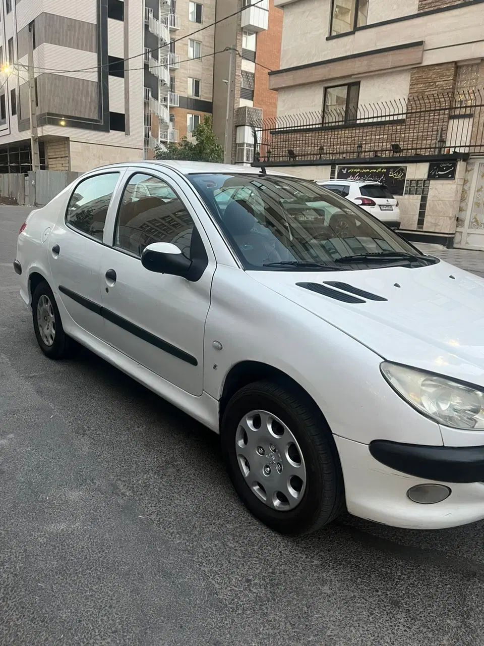 پژو ۲۰۶ صندوق دار v8 - 1390