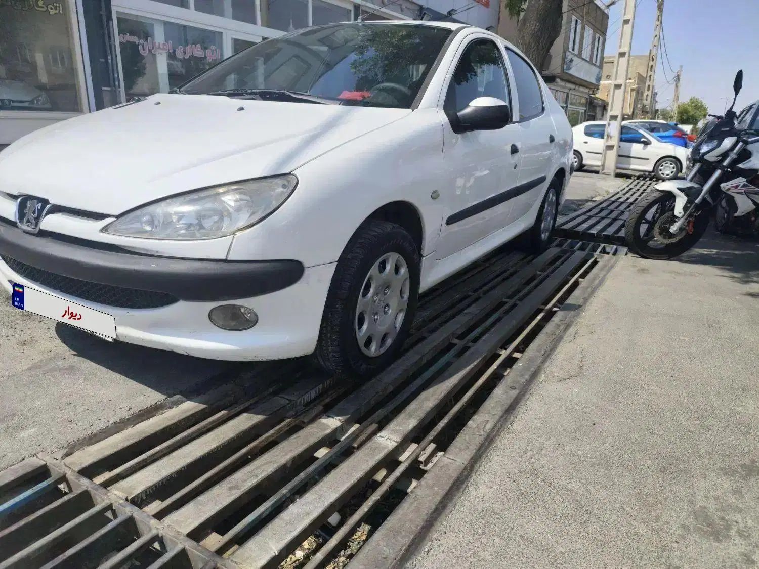 پژو ۲۰۶ صندوق دار v8 - 1393