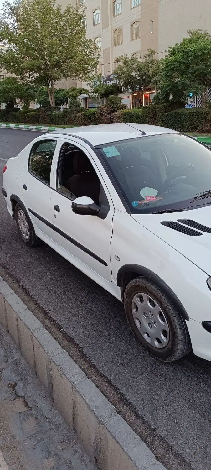 پژو ۲۰۶ صندوق دار v8 - 1396