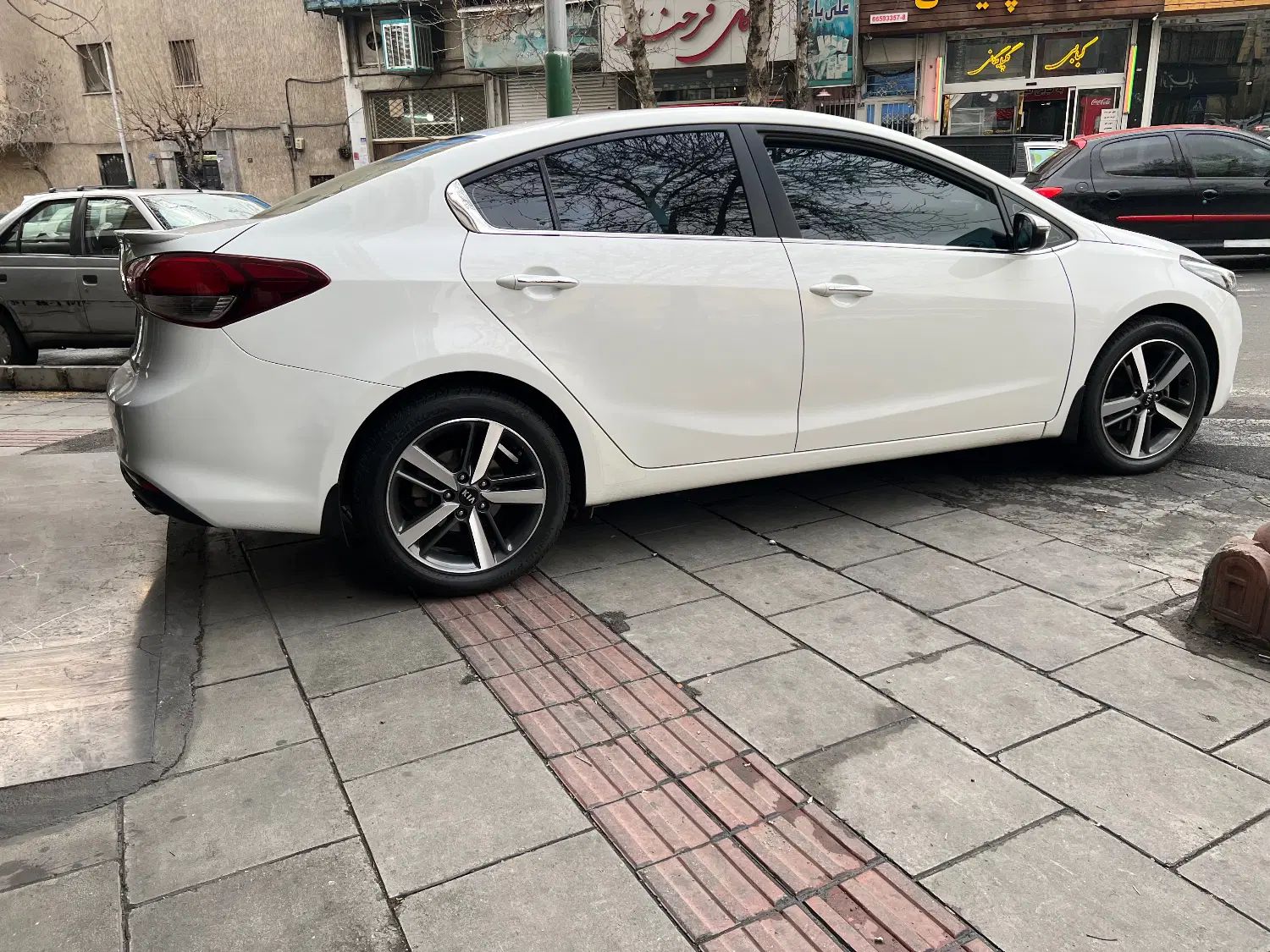کیا سراتو 2.0 لیتر اتوماتیک GT لاین - 2017