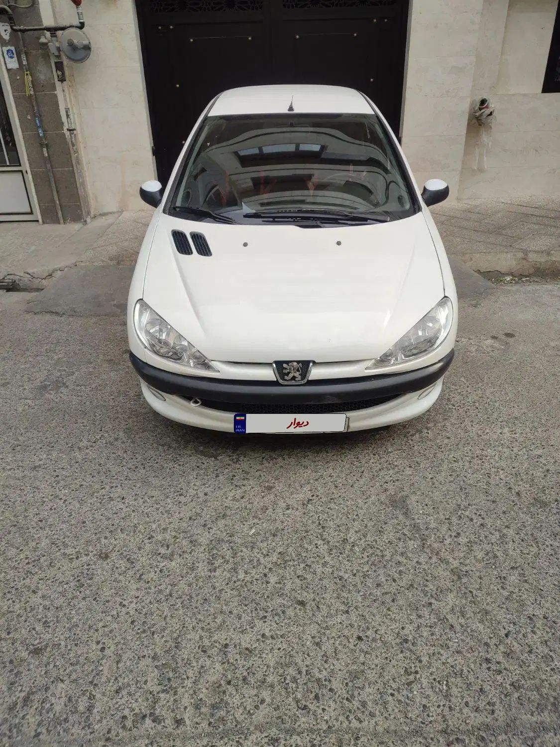 پژو ۲۰۶ صندوق دار v8 - 1393