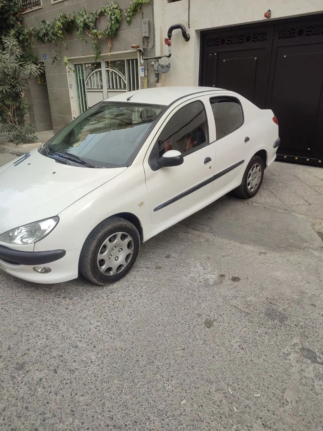 پژو ۲۰۶ صندوق دار v8 - 1393