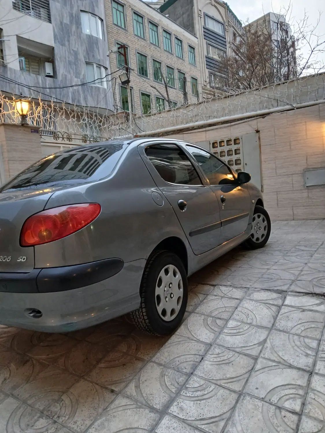 پژو ۲۰۶ صندوق دار v8 - 1393