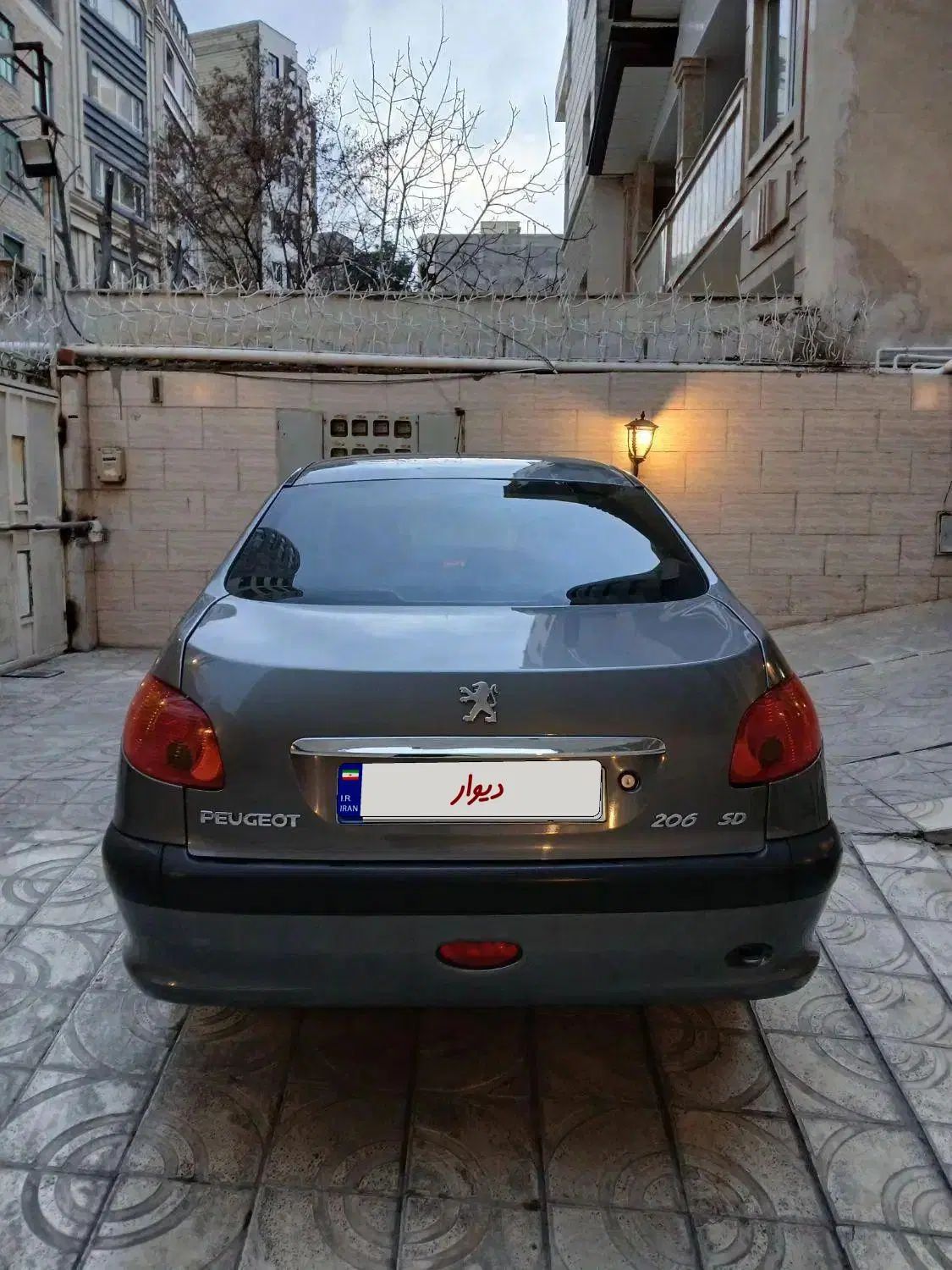 پژو ۲۰۶ صندوق دار v8 - 1393