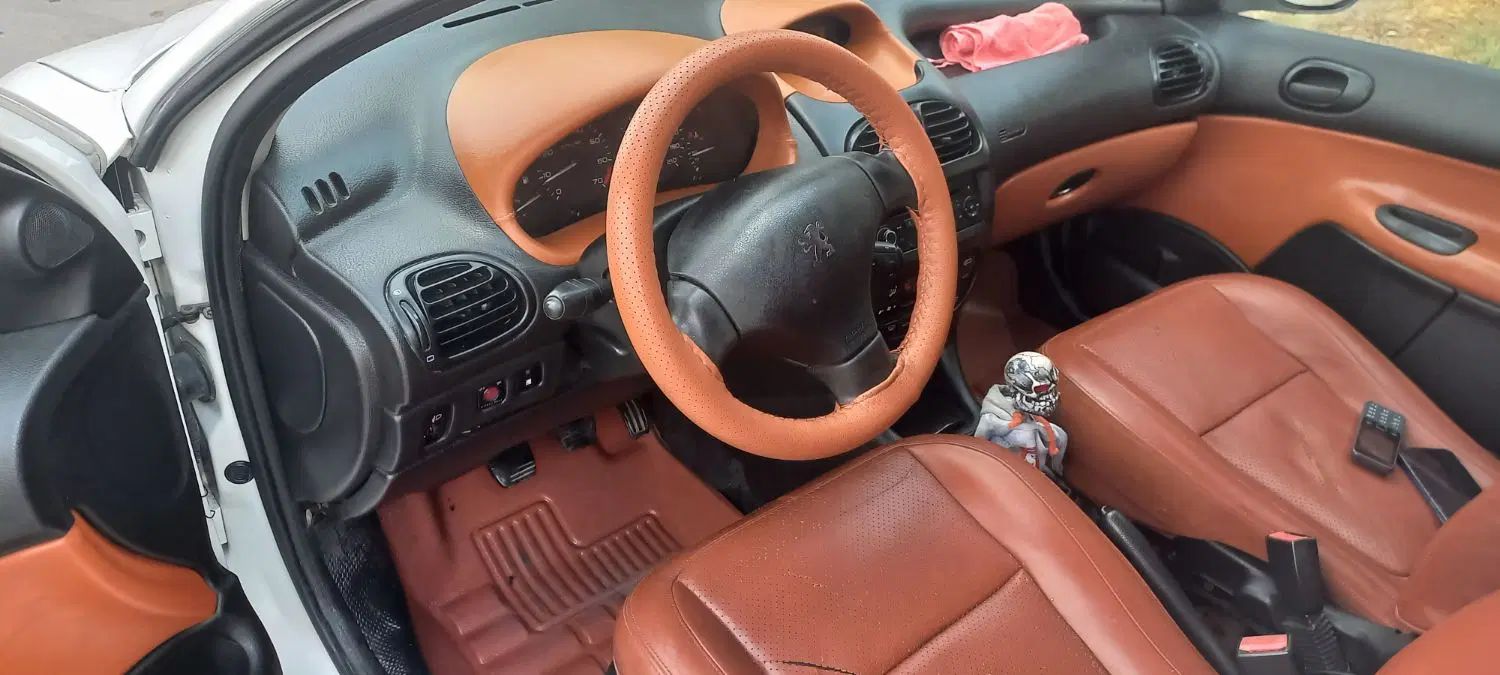 پژو ۲۰۶ صندوق دار v8 - 1395