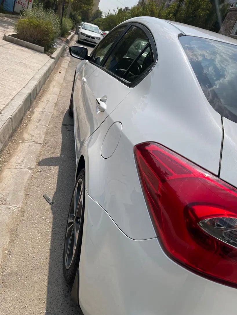 کیا سراتو 2.0 لیتر اتوماتیک GT لاین - 2016