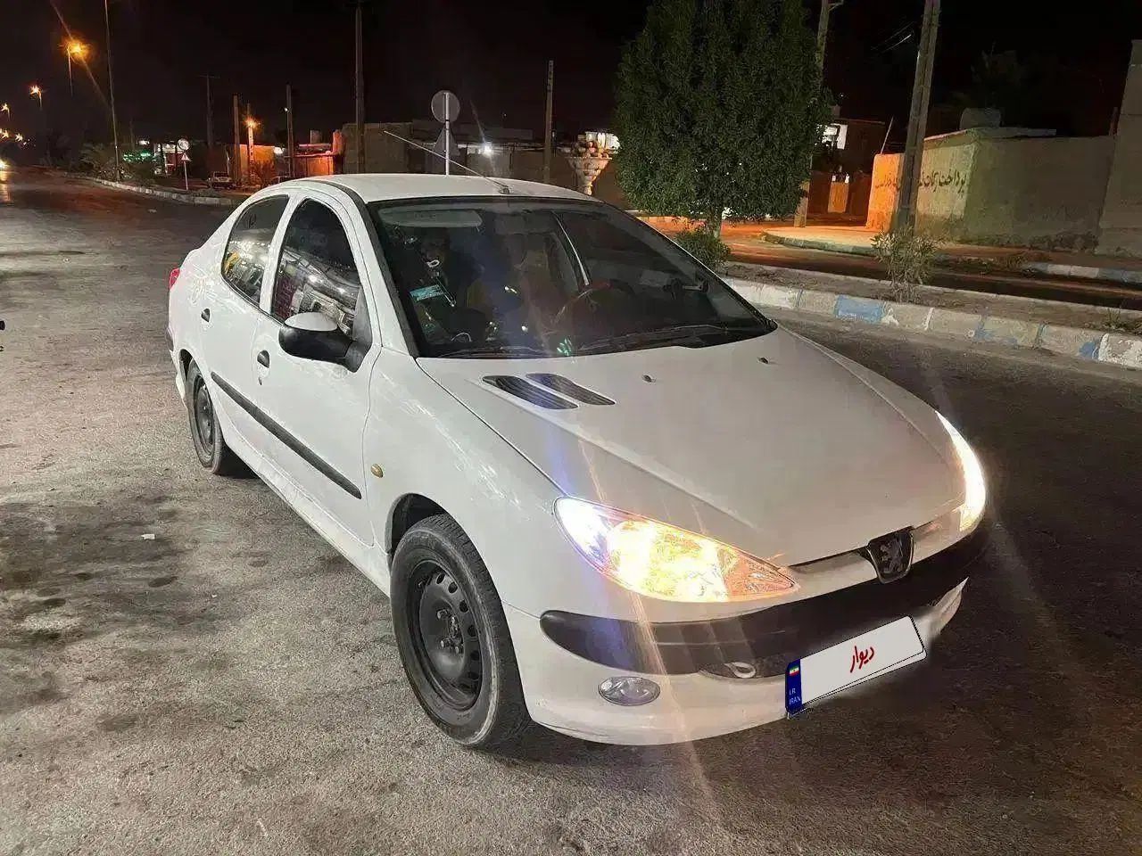 پژو ۲۰۶ صندوق دار v8 - 1393