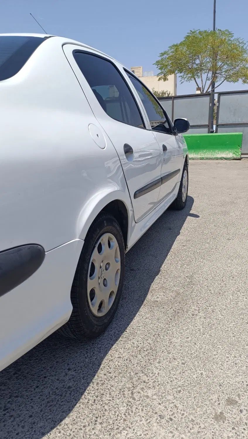 پژو ۲۰۶ صندوق دار v8 - 1394