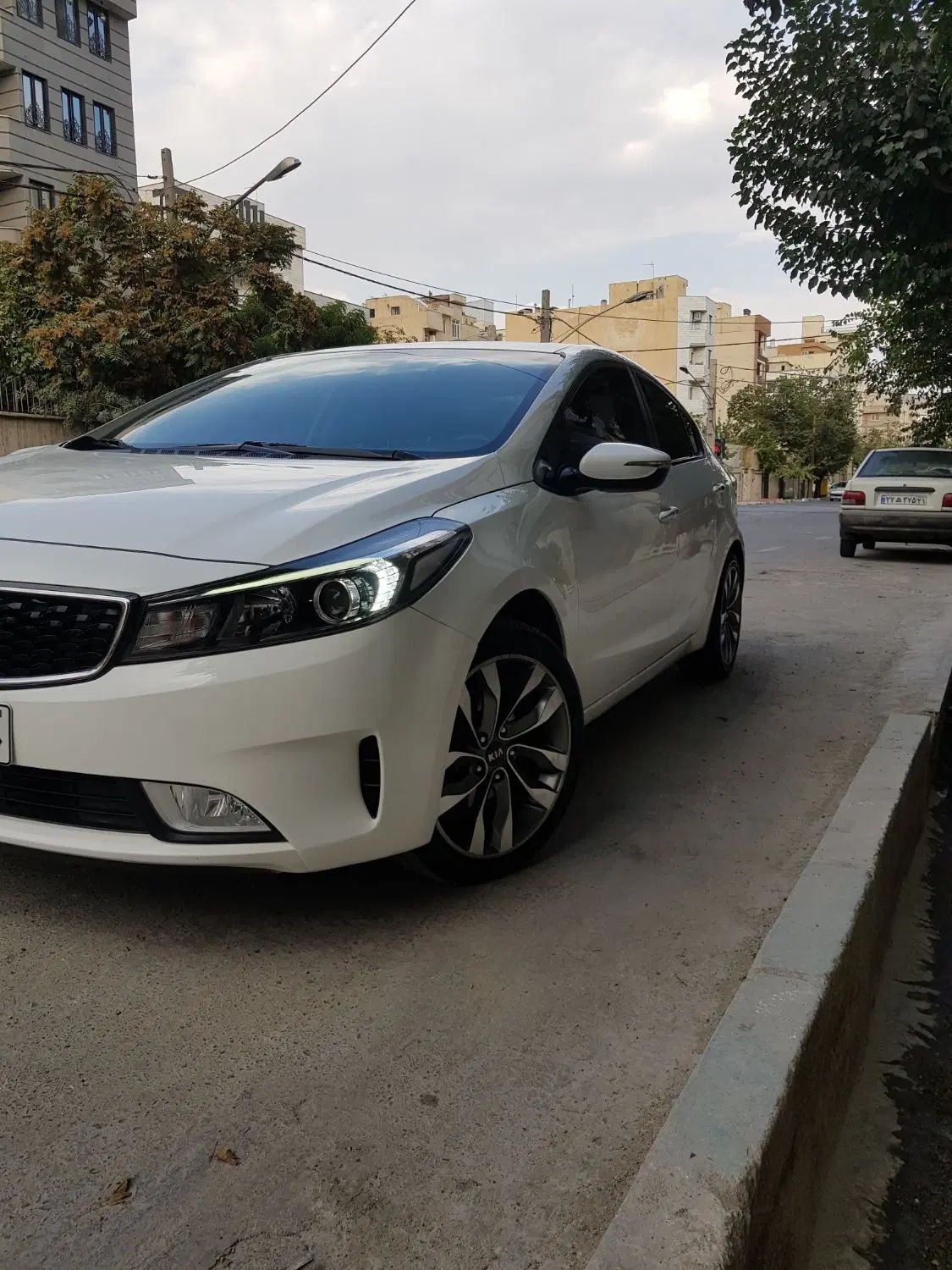 کیا سراتو 2.0 لیتر اتوماتیک GT لاین - 2017