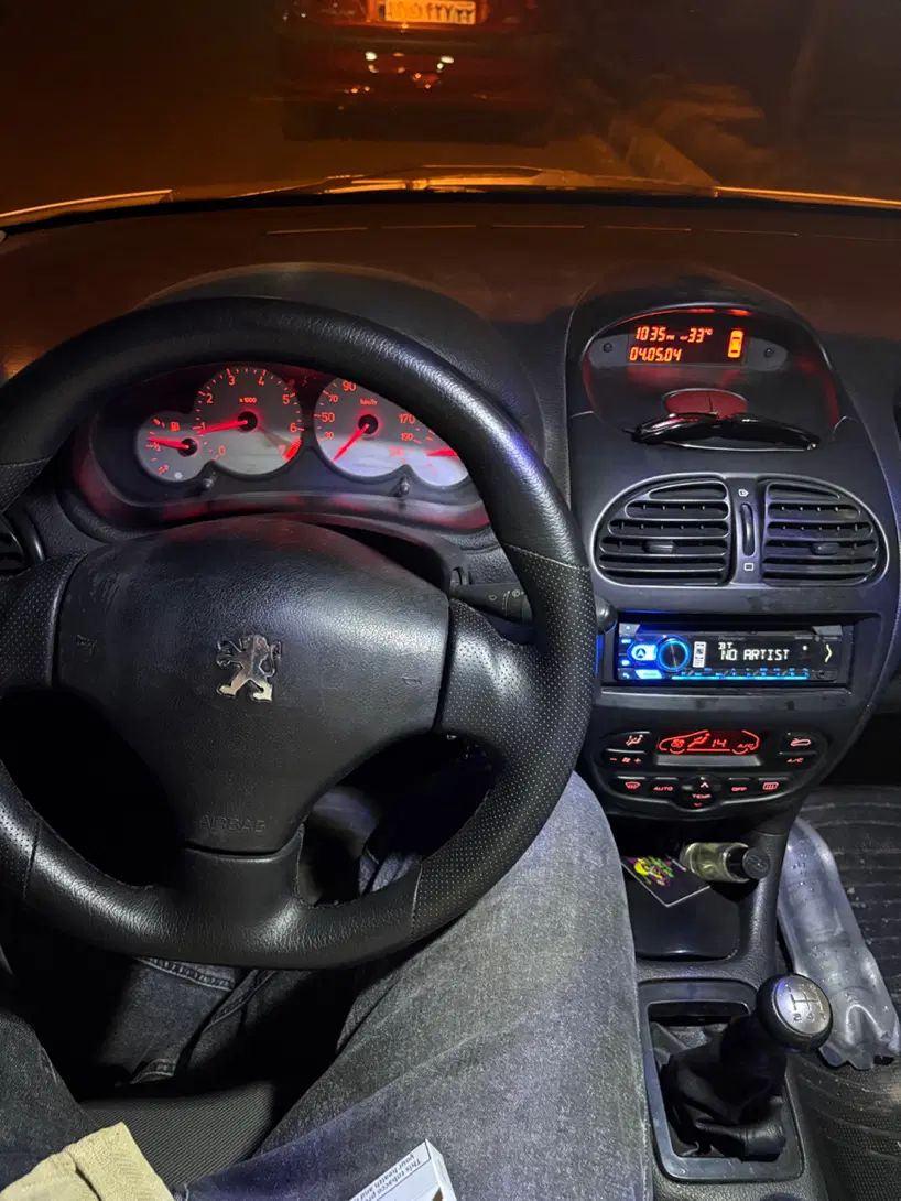 پژو ۲۰۶ صندوق دار v8 - 1393