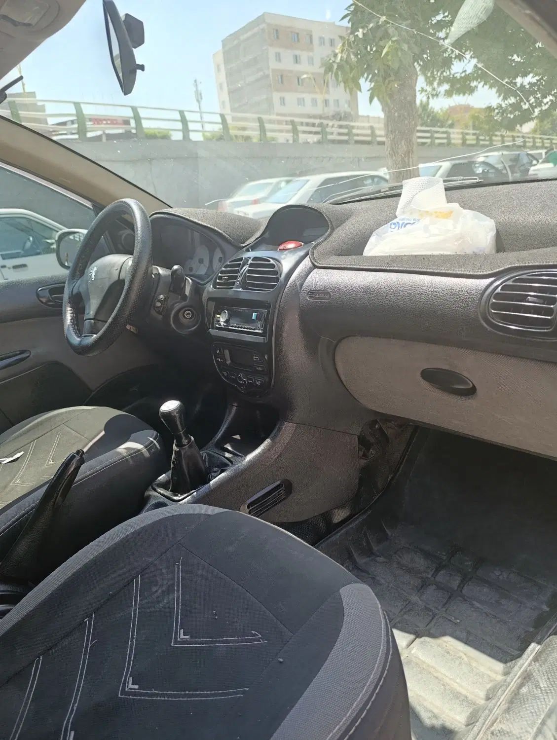 پژو ۲۰۶ صندوق دار v8 - 1391
