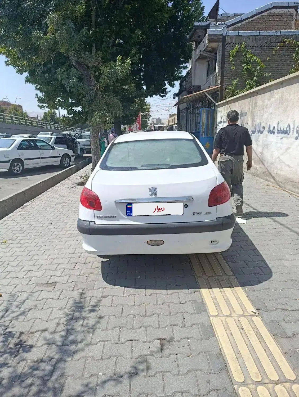 پژو ۲۰۶ صندوق دار v8 - 1391