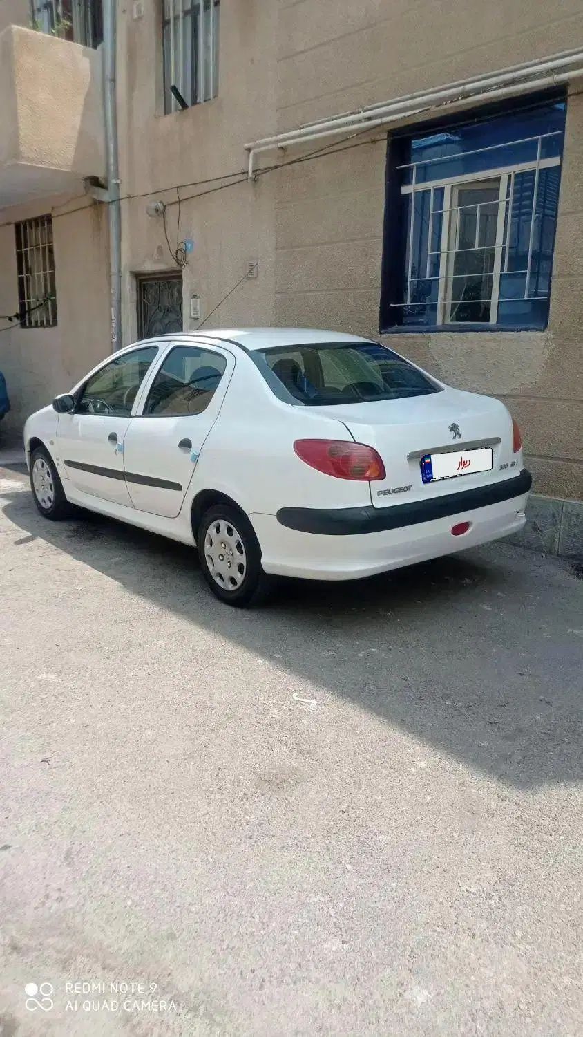 پژو ۲۰۶ صندوق دار v8 - 1392