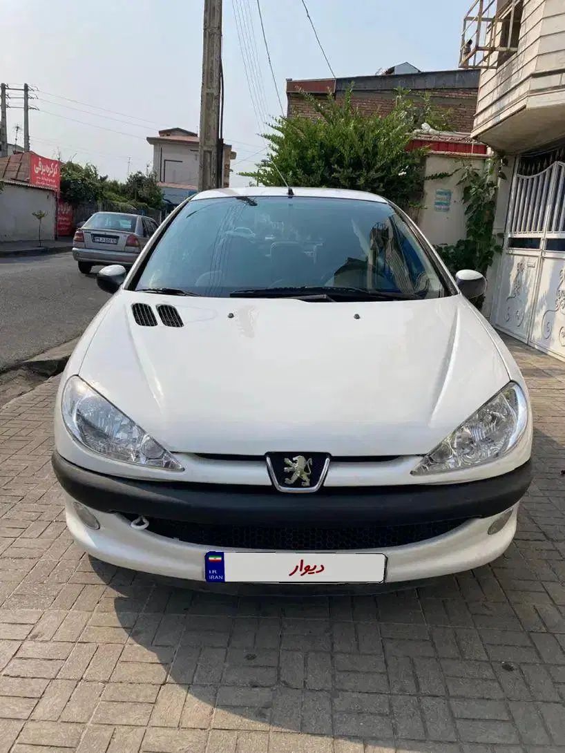 پژو ۲۰۶ صندوق دار v8 - 1393