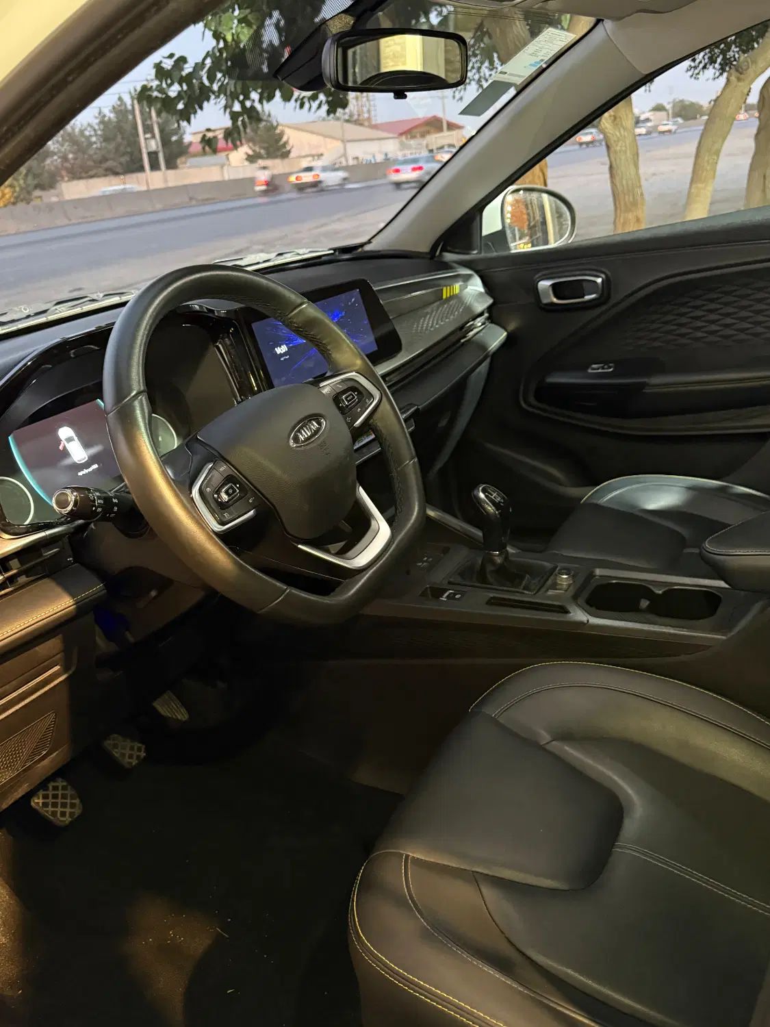 ام وی ام X33 دنده‌ای ساده - 1395