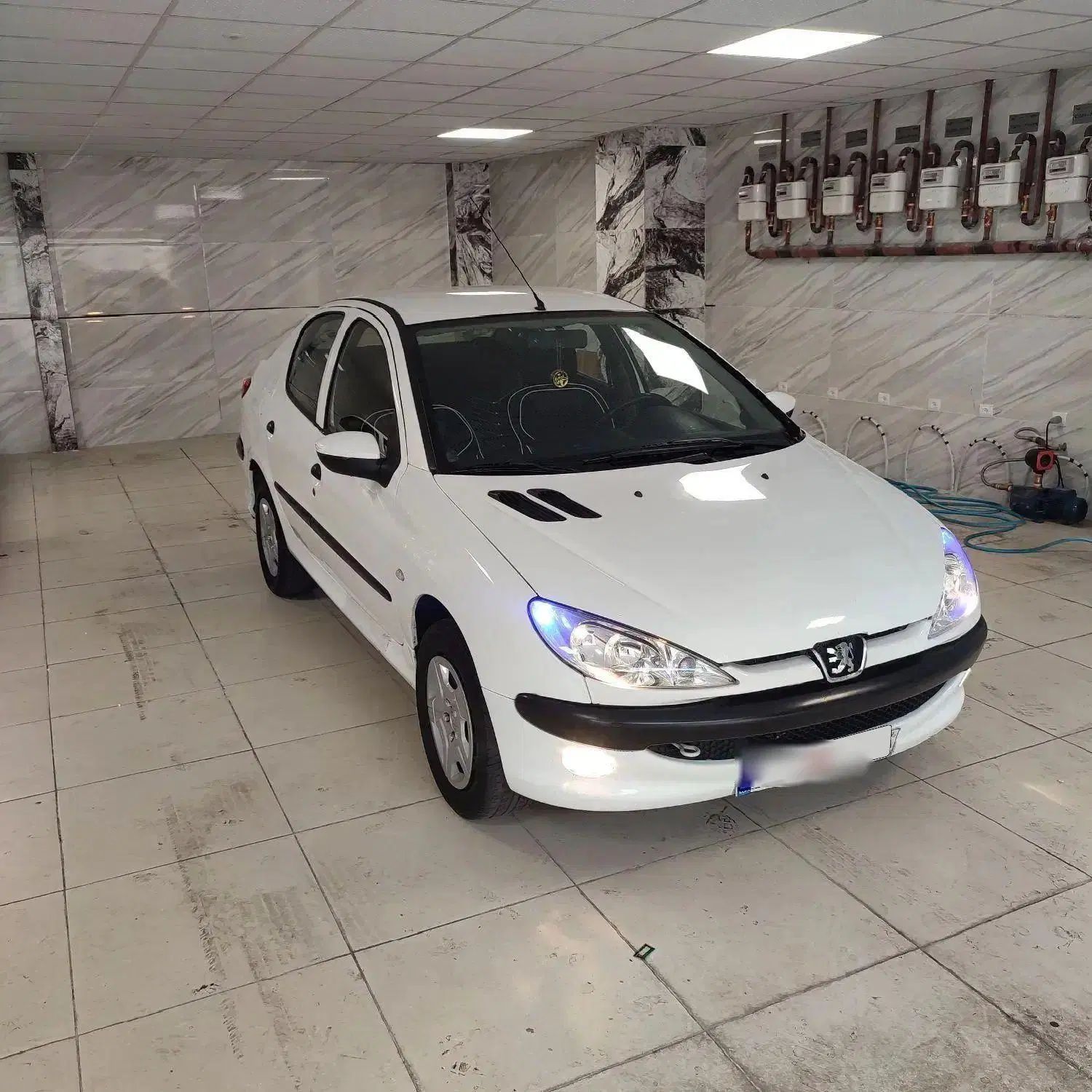 پژو ۲۰۶ صندوق دار v8 - 1399