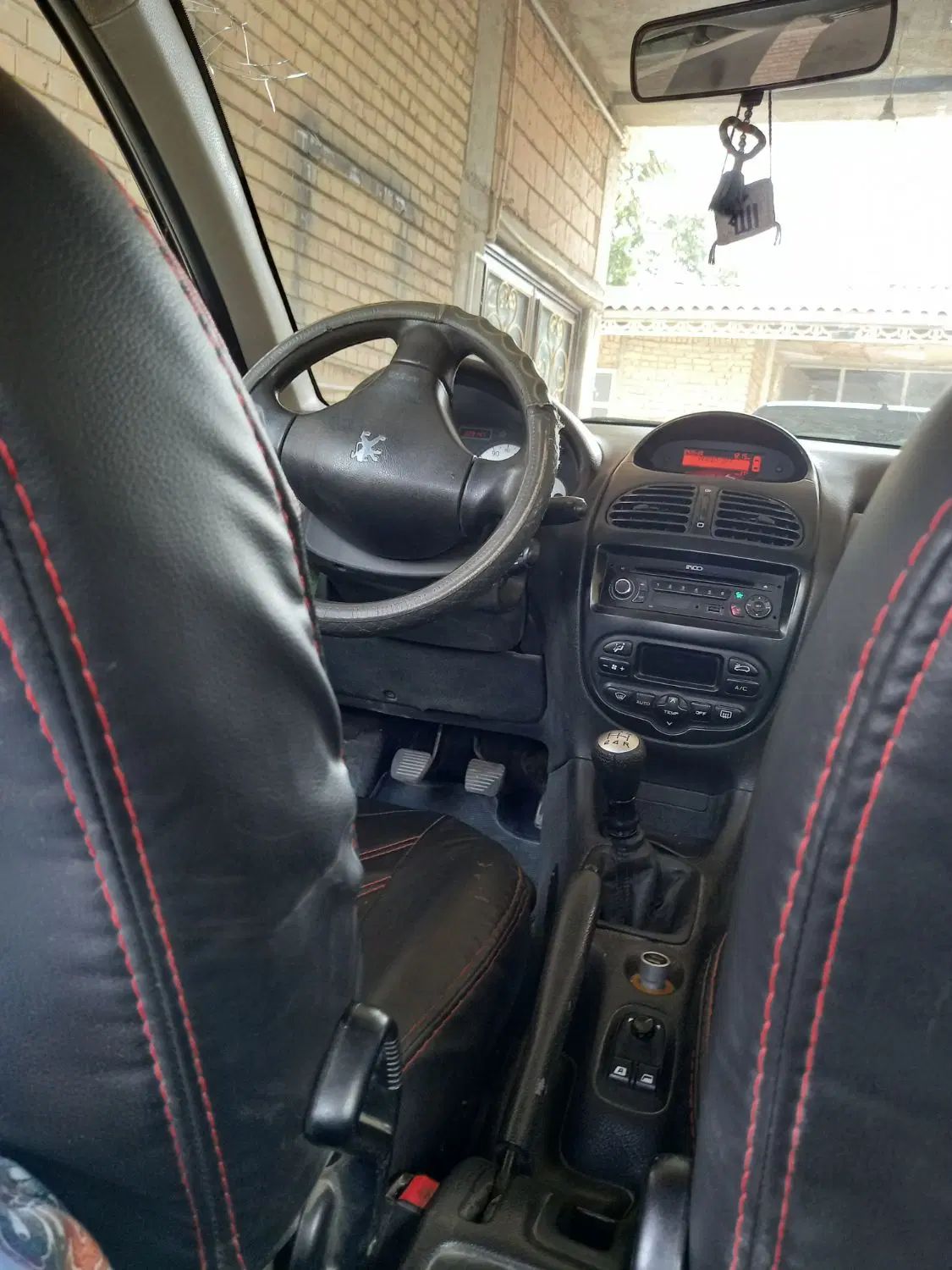 پژو ۲۰۶ صندوق دار v8 - 1393