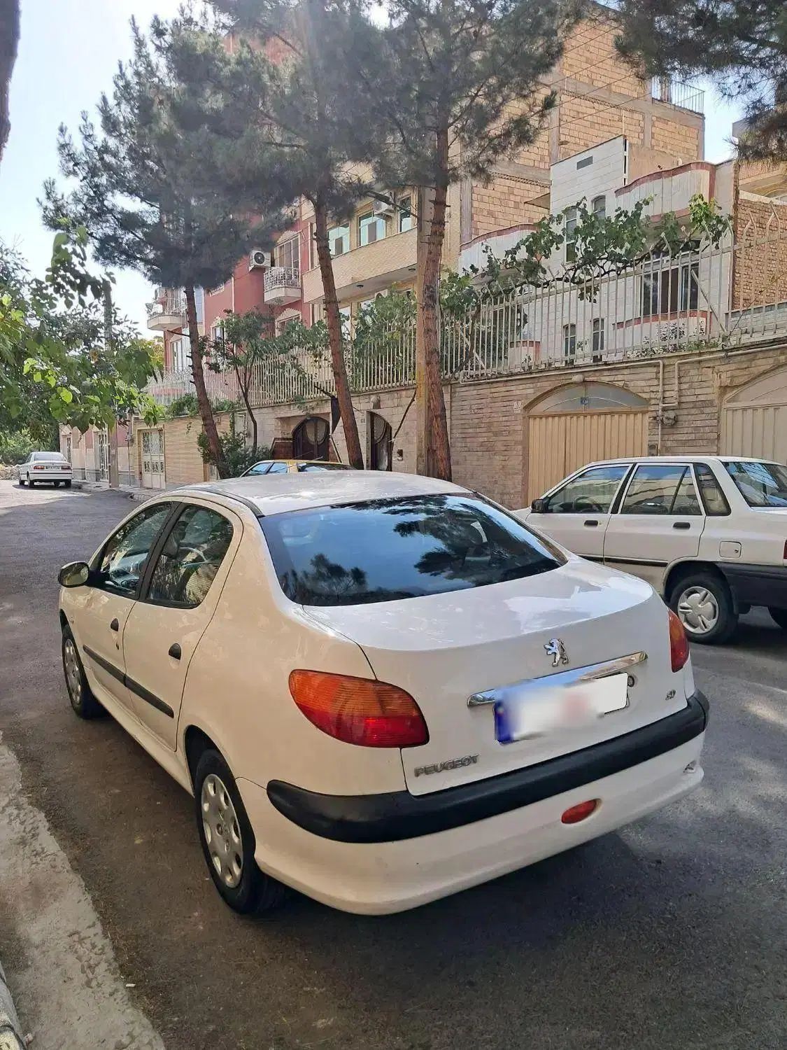 پژو ۲۰۶ صندوق دار v8 - 1390