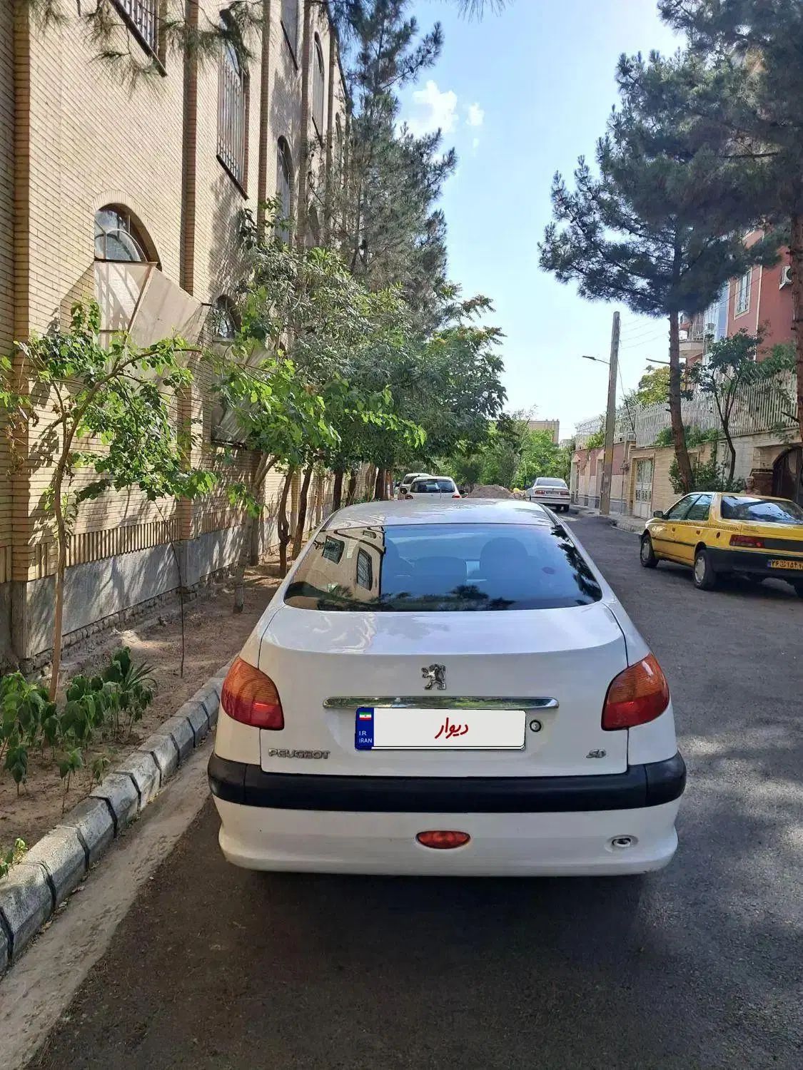پژو ۲۰۶ صندوق دار v8 - 1390