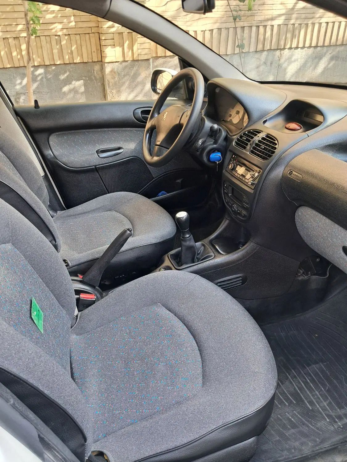 پژو ۲۰۶ صندوق دار v8 - 1390