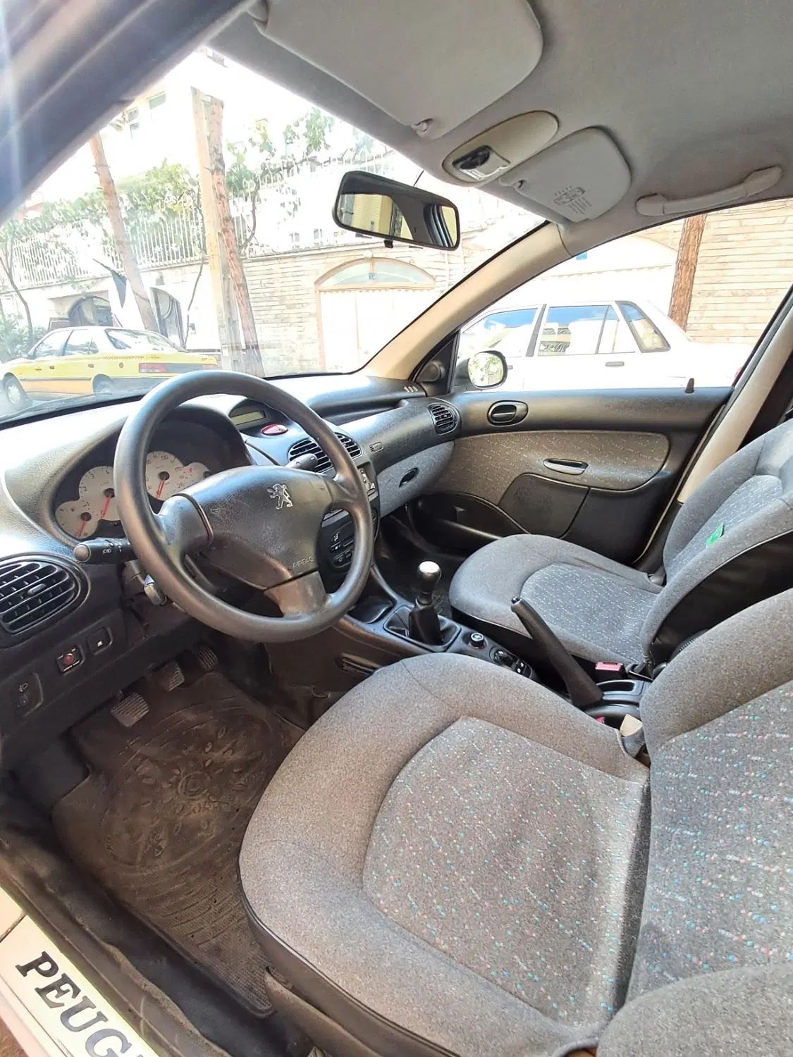 پژو ۲۰۶ صندوق دار v8 - 1390