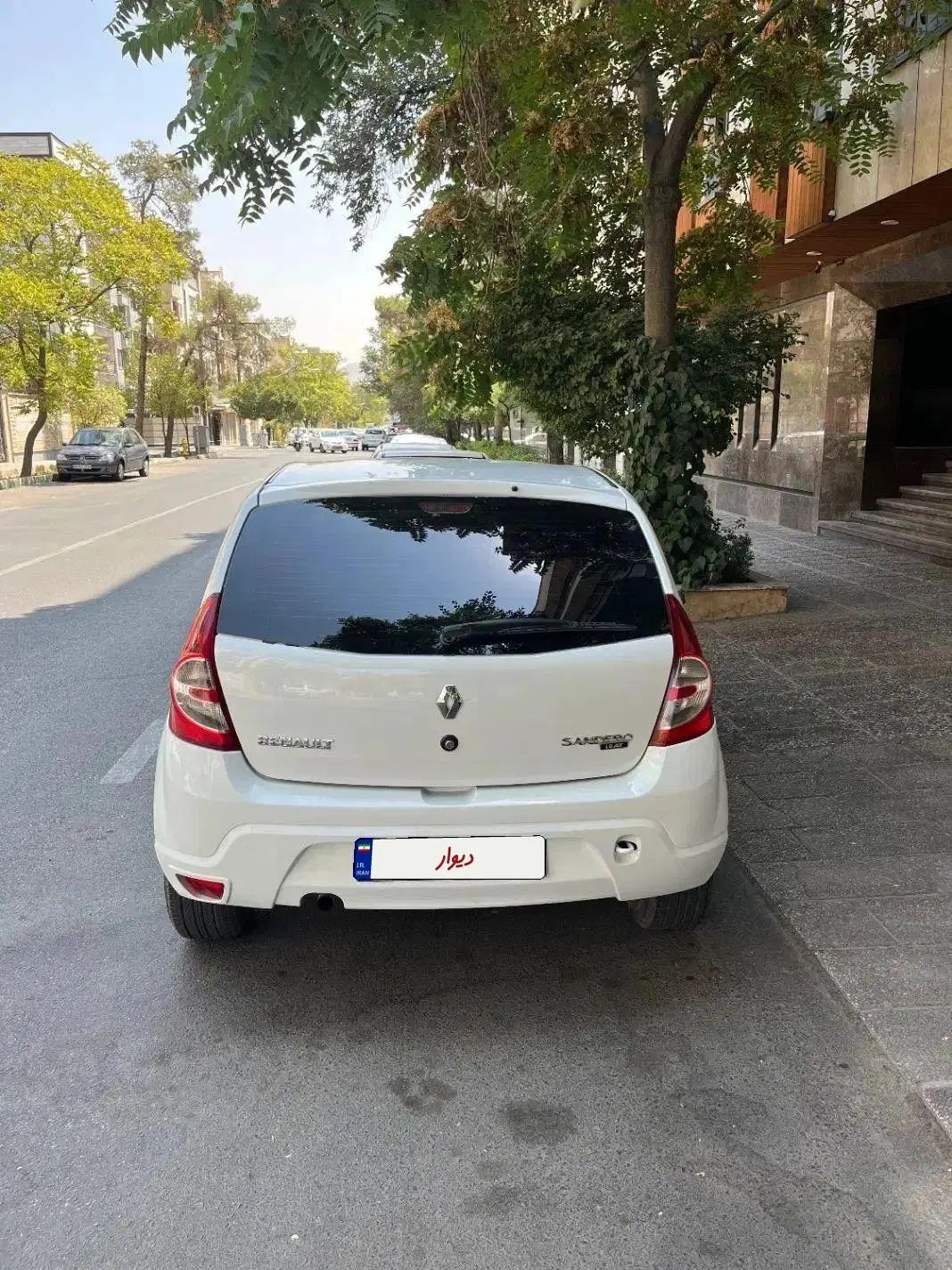 رنو ساندرو اتوماتیک - 1395