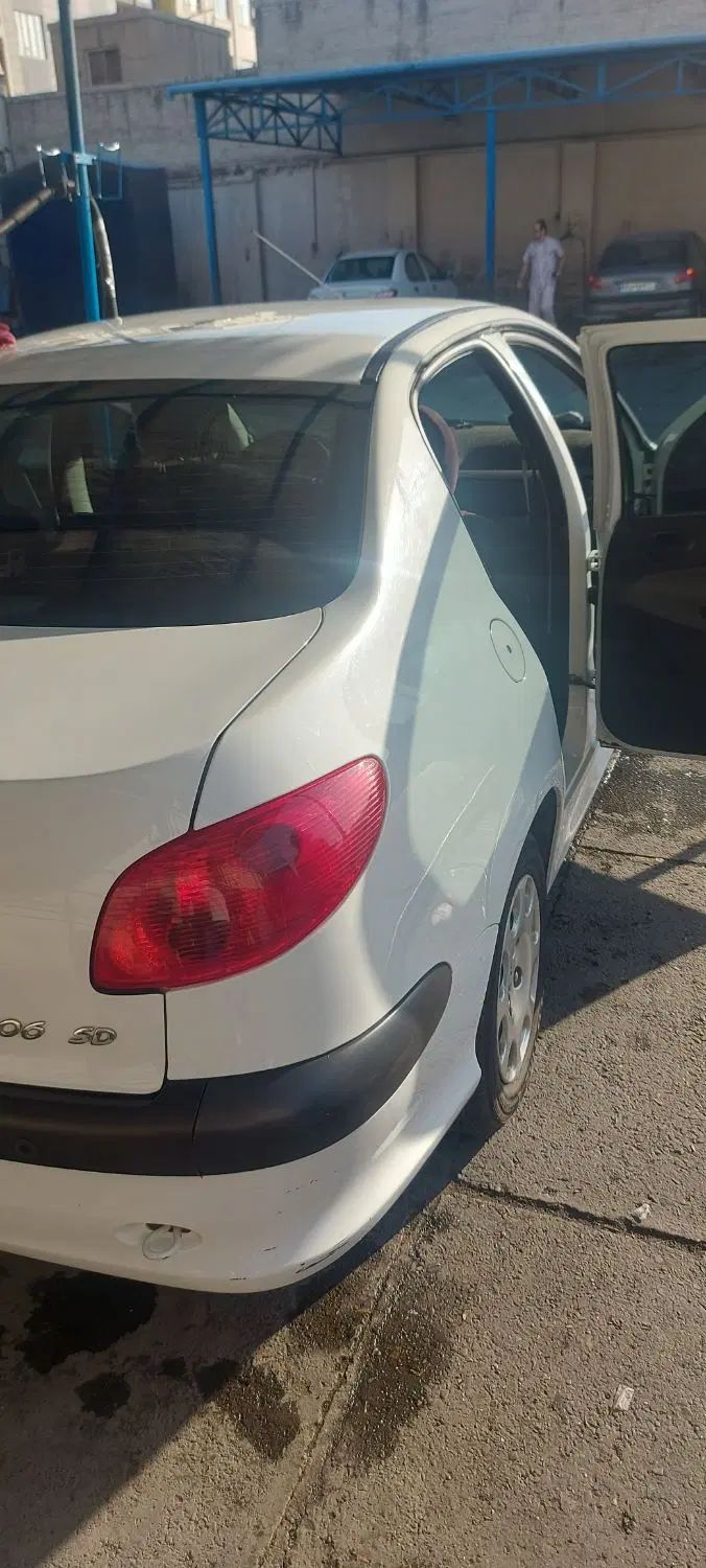 پژو ۲۰۶ صندوق دار v8 - 1396