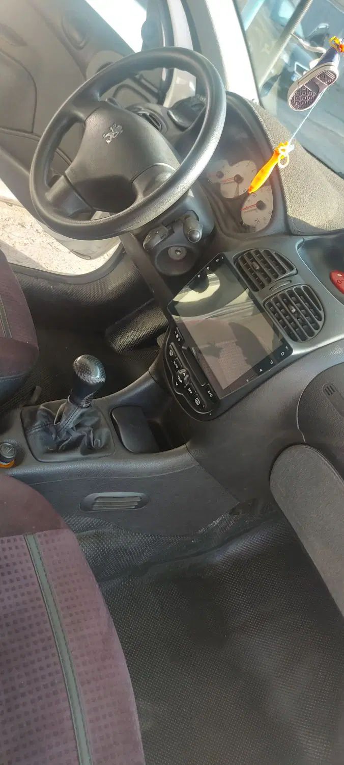 پژو ۲۰۶ صندوق دار v8 - 1396