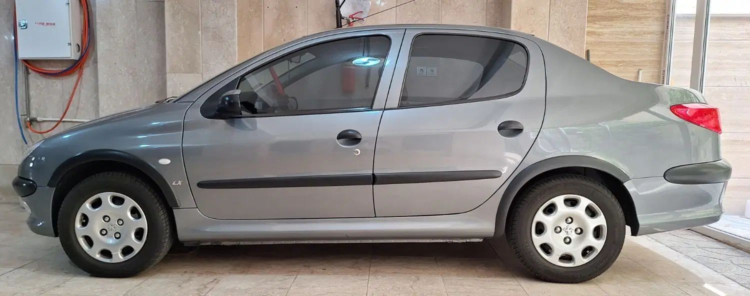 پژو ۲۰۶ صندوق دار v8 - 1396