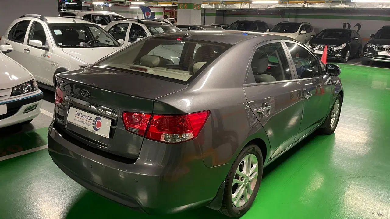 کیا سراتو 2.0 لیتر اتوماتیک GT لاین - 2017