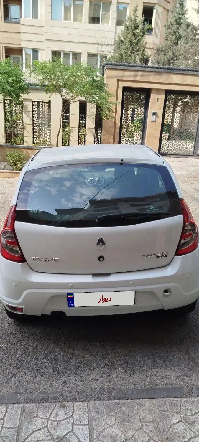 رنو ساندرو اتوماتیک - 1395