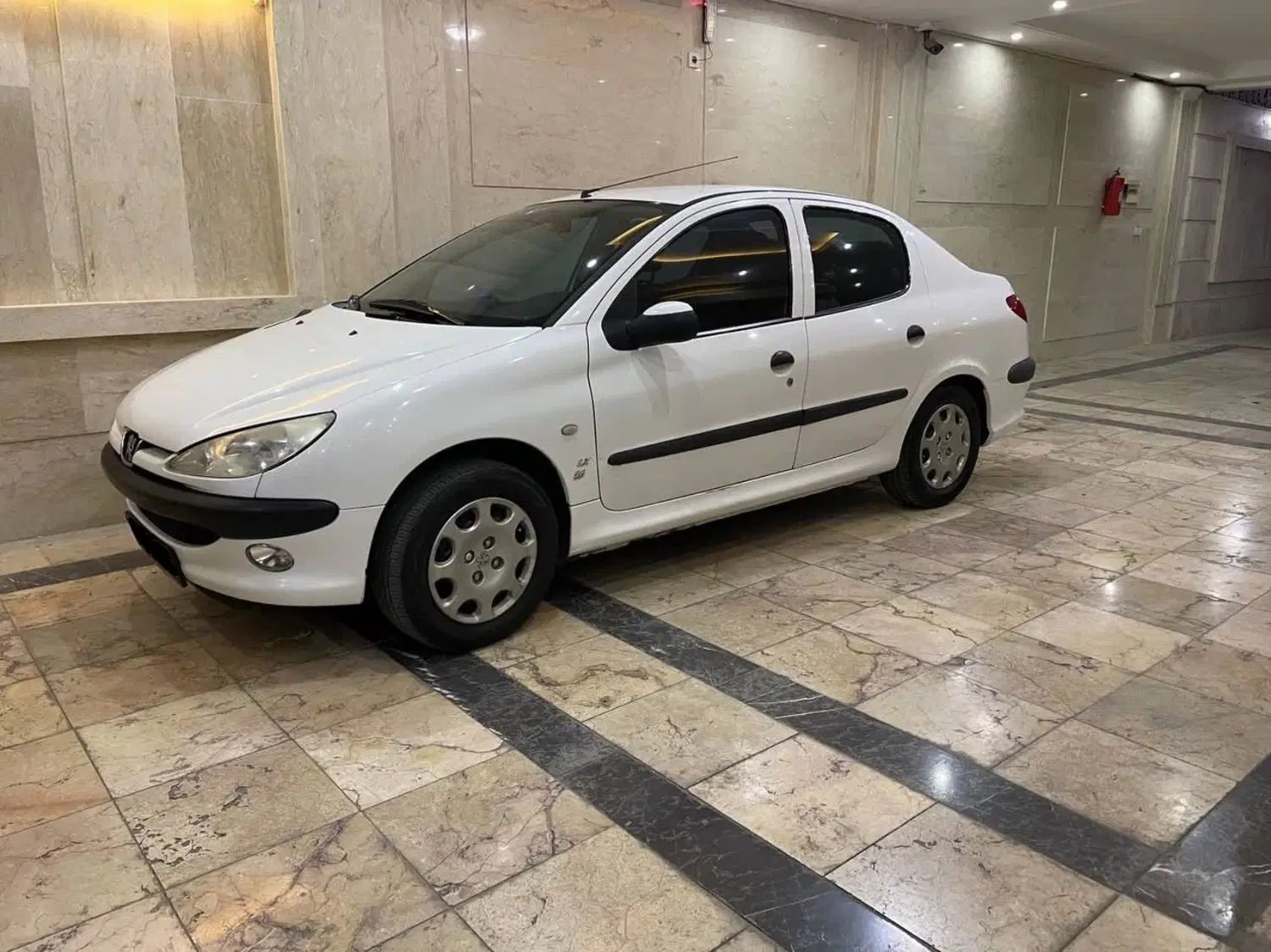 پژو ۲۰۶ صندوق دار v8 - 1396