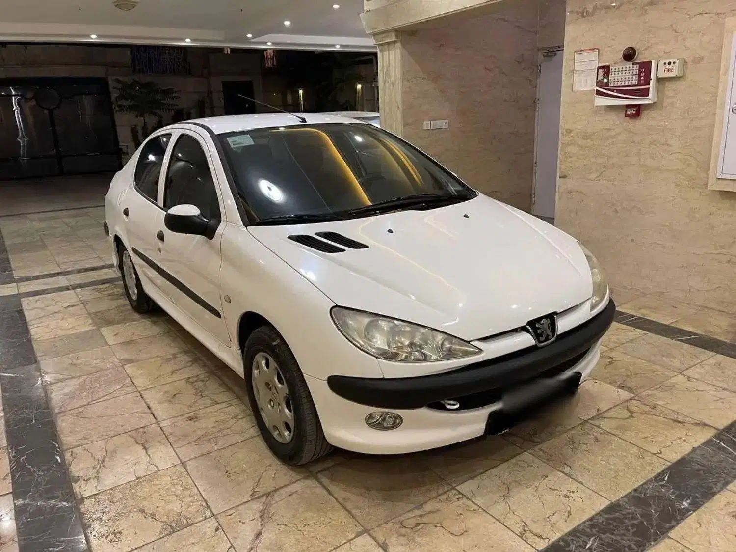 پژو ۲۰۶ صندوق دار v8 - 1396