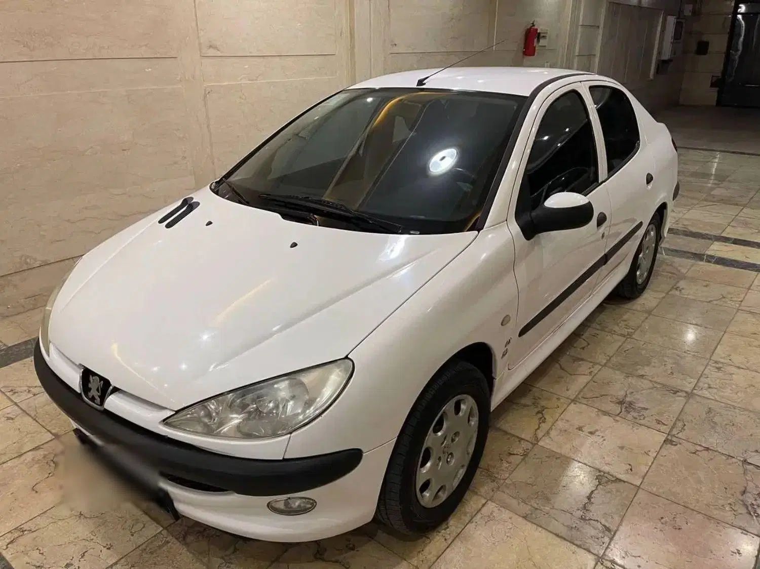 پژو ۲۰۶ صندوق دار v8 - 1396