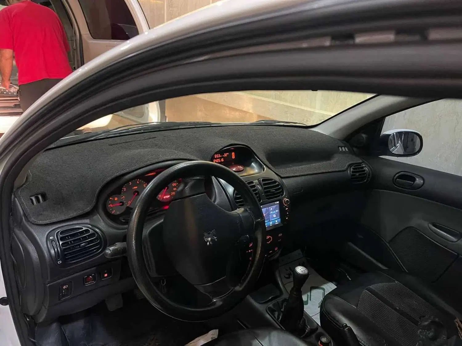 پژو ۲۰۶ صندوق دار v8 - 1396