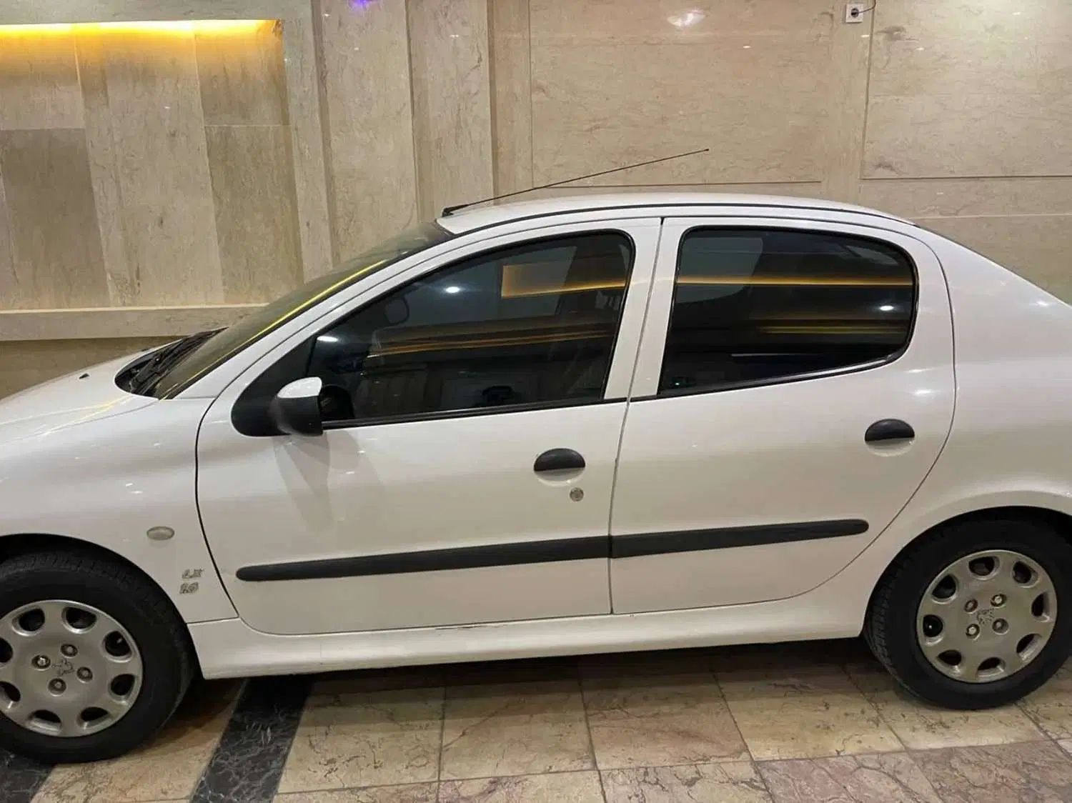 پژو ۲۰۶ صندوق دار v8 - 1396
