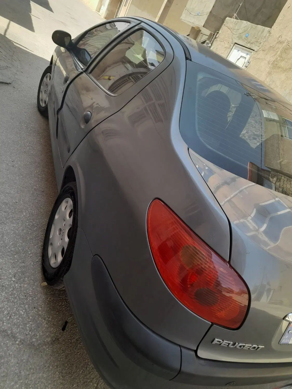 پژو ۲۰۶ صندوق دار v8 - 1392