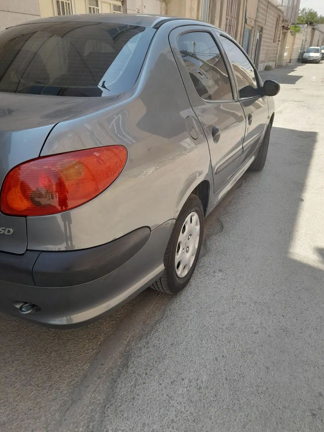 پژو ۲۰۶ صندوق دار v8 - 1392