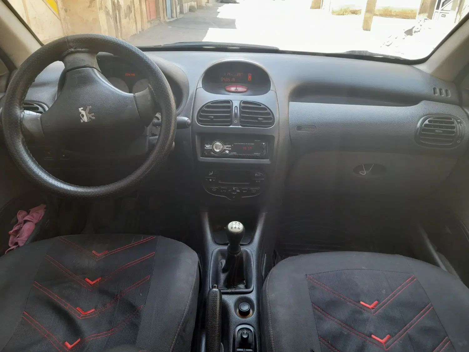 پژو ۲۰۶ صندوق دار v8 - 1392