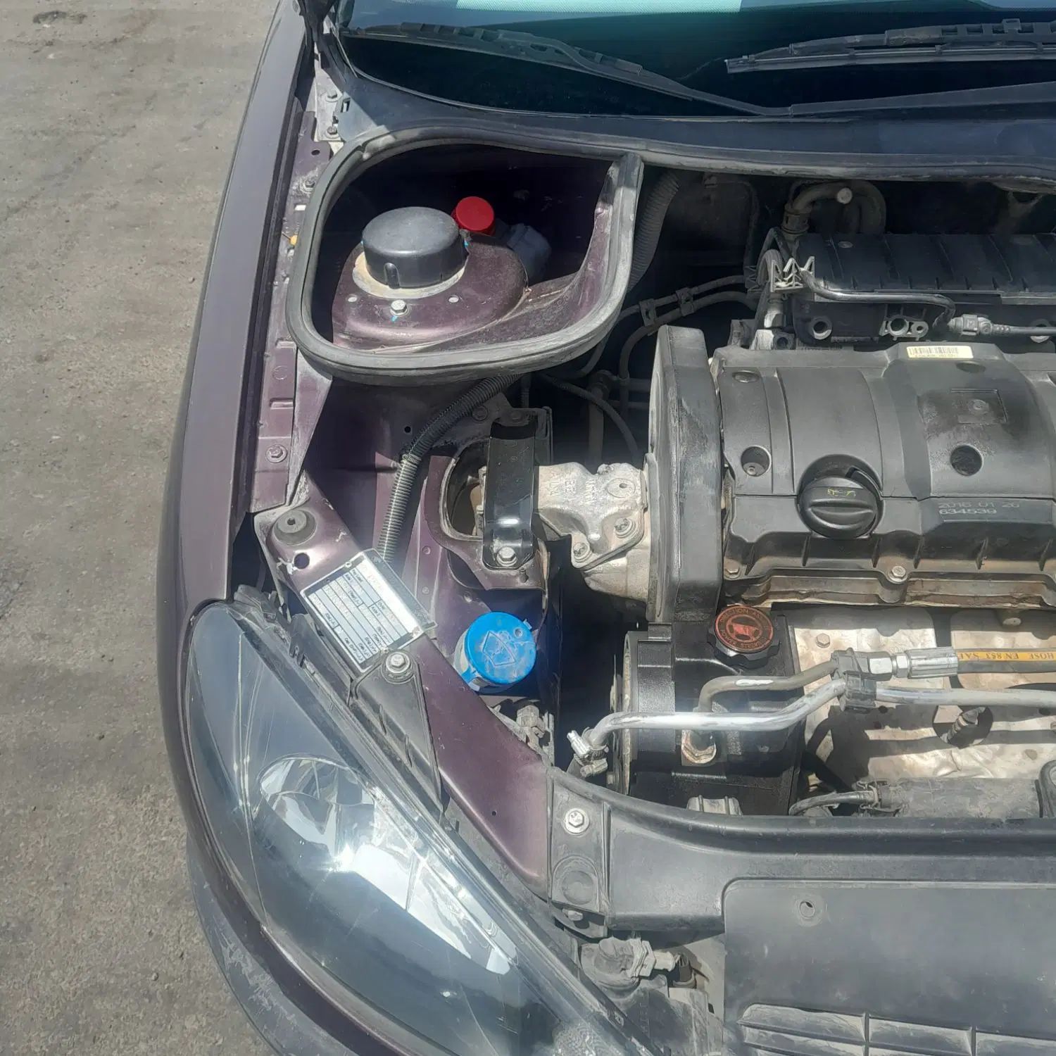 پژو ۲۰۶ صندوق دار v8 - 1394