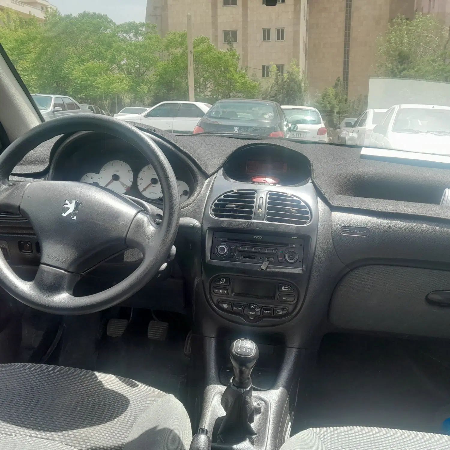 پژو ۲۰۶ صندوق دار v8 - 1394